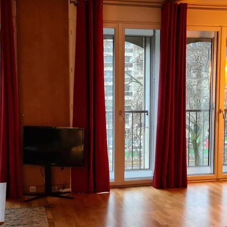 Neuilly Paradise Luaran gambar