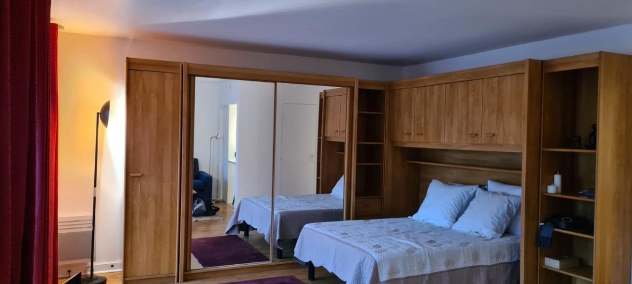 Neuilly Paradise Luaran gambar
